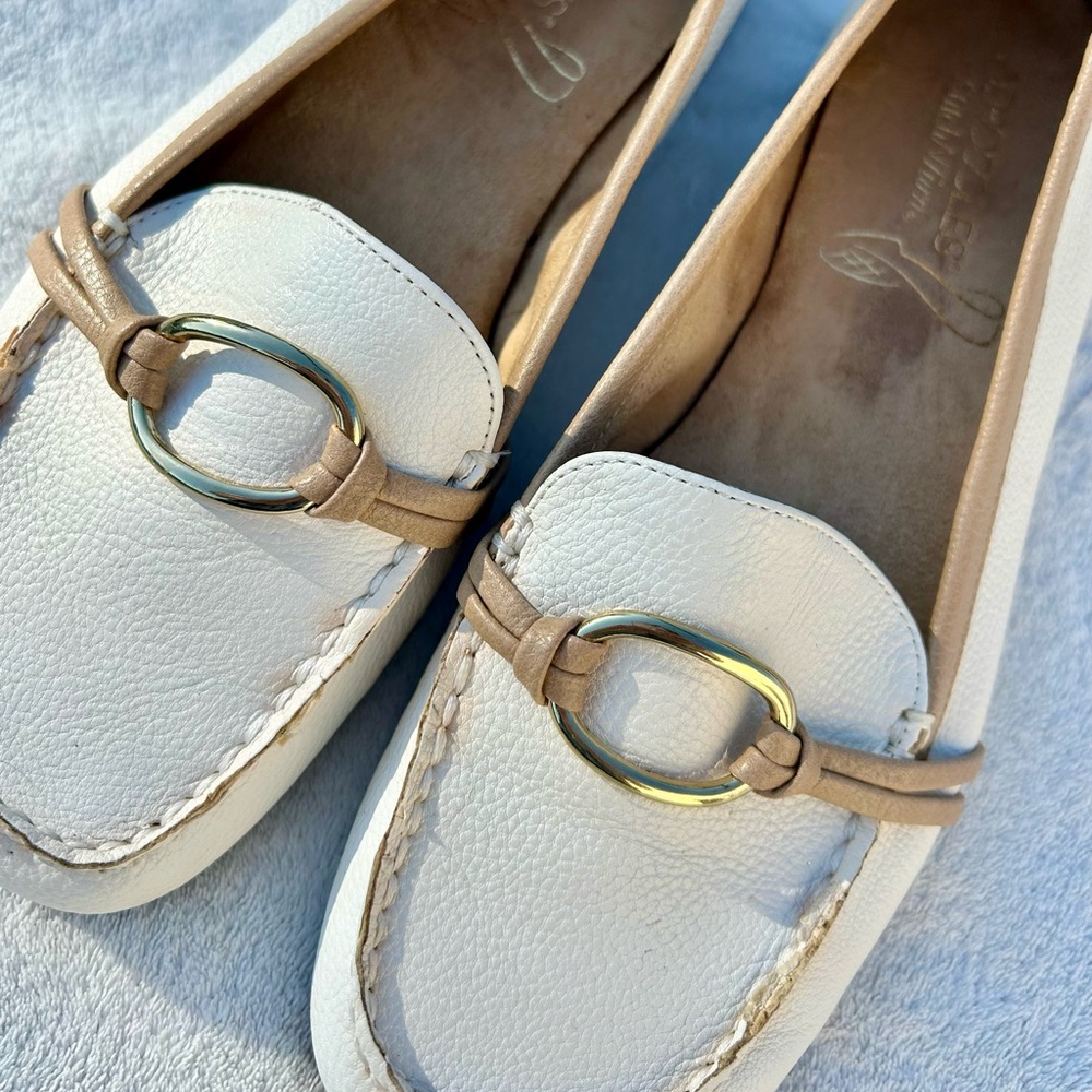 Aerosoles Loafers White & Beige Trim “Dubious’ Comfort Shoes Sz. 8